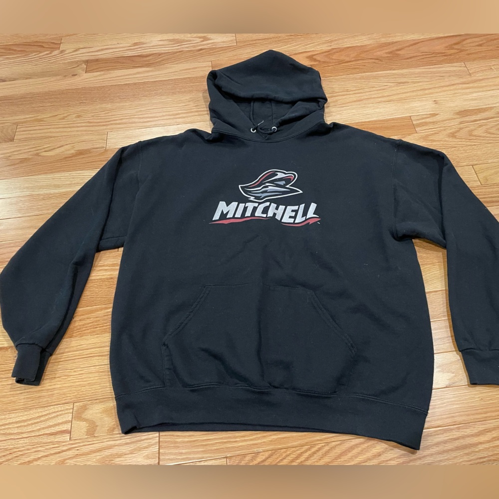 Mitchell College sweatshirt size L